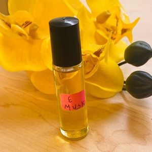 Egypt Musk is the best blend of musk, woody and last long body oil